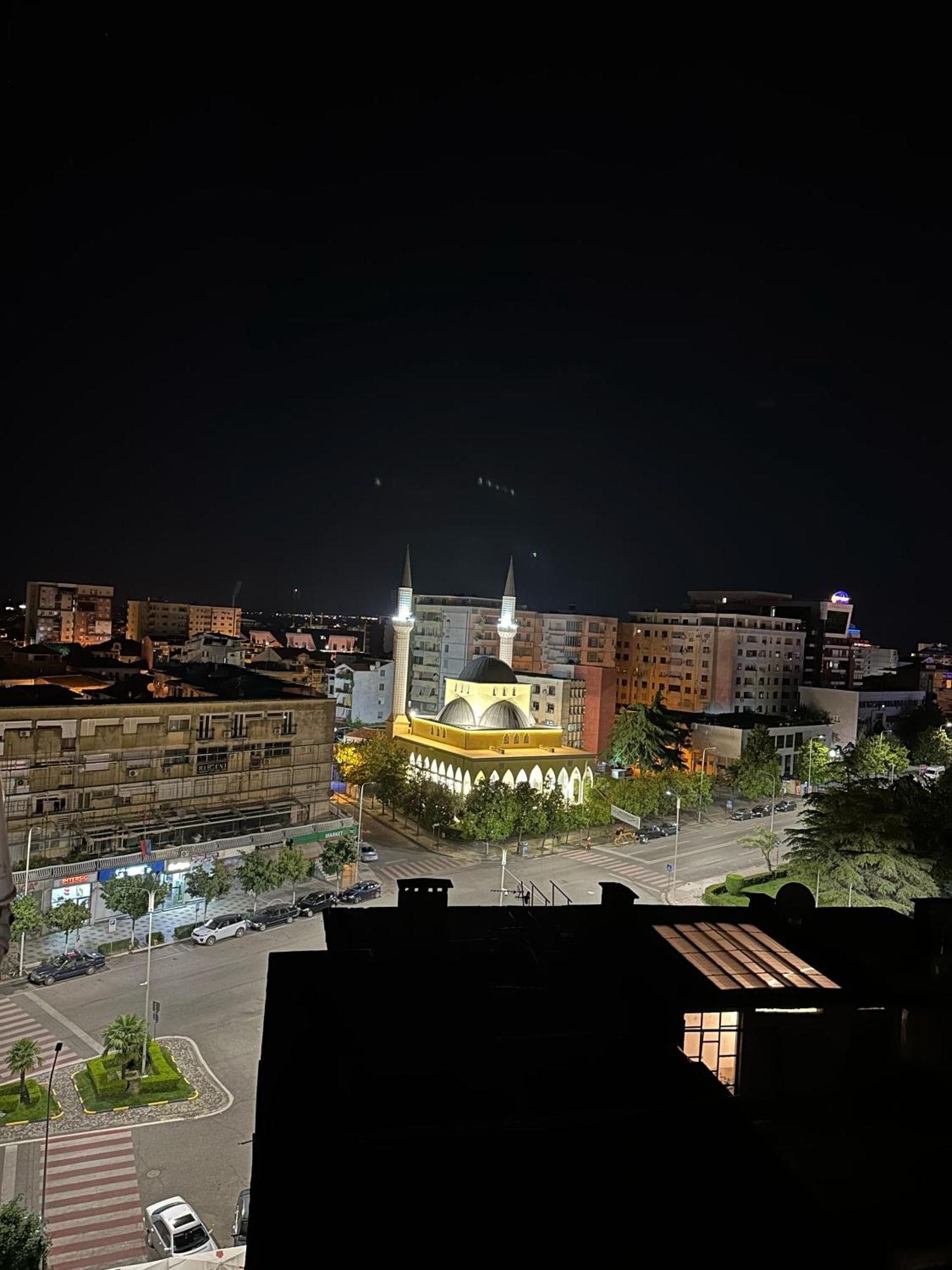 Amy'S Luxury Appartment شكودر الغرفة الصورة